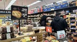 تعرفه&zwnj;ها هر خانوار آمریکایی را ۱۲۰۰ دلار متضرر کرد